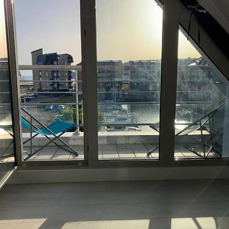 Blue Bay Studio Terrasse 多维尔 外观 照片