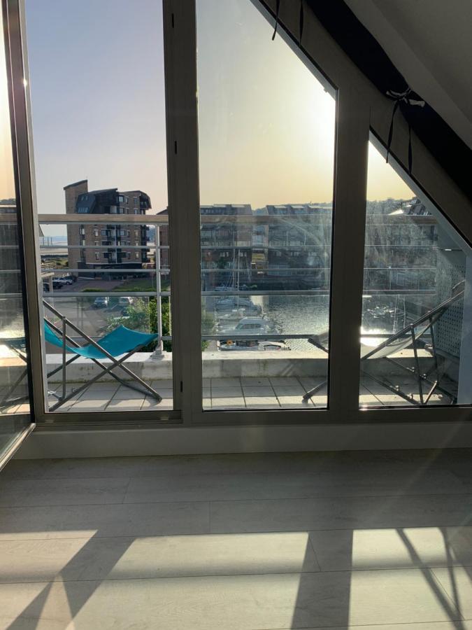 Blue Bay Studio Terrasse 多维尔 外观 照片
