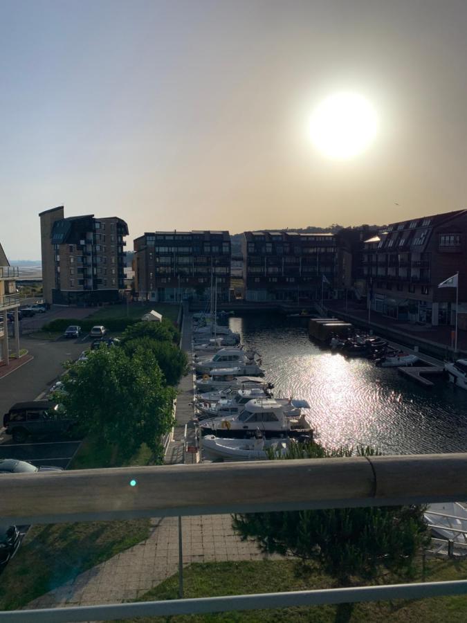 Blue Bay Studio Terrasse 多维尔 外观 照片